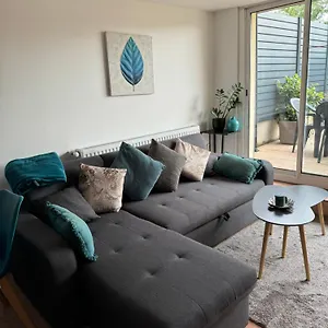 Au Calme Dans Maison En Rez De Jardin A 2,2 Kms Du Groupama Stadium Et Salle Ldlc Arena , Meyzieu France